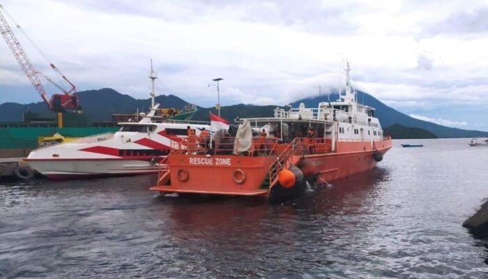 Longboat Berpenumpang 11 Orang Alami Lost Contact di Perairan Maluku Utara