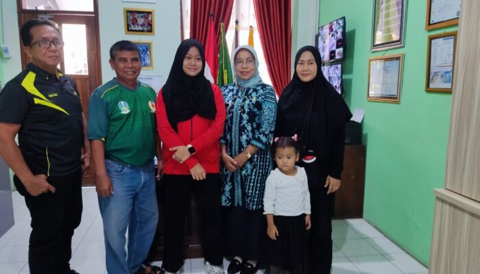 Naila Siswi SMPN 9 Siap Harumkan Nama Sekolah Dan Kota Mojokerto Di Kejurprov Angkat Besi