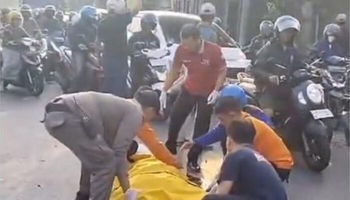Terlindas Truk Trailer, Pemotor di Surabaya Meregang Nyawa