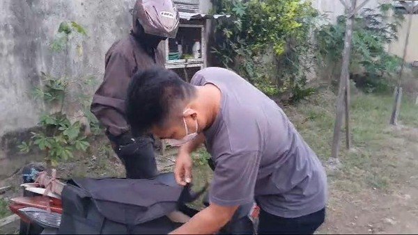 Kurir miras, Diringkus polisi