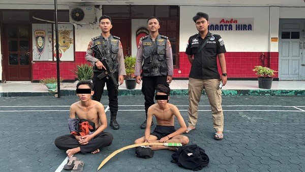 Dua remaja diamankan, Tawuran bawa celurit