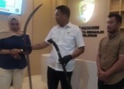 Gengster dibekuk polisi, Bawa sajam