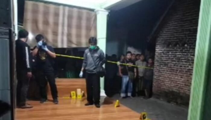 Diduga Dibunuh, Warga Pasuruan Tewas Menggenaskan Didepan Rumahnya