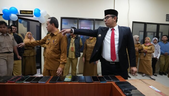 Sidak Ponsel ASN, Pj Wali Kota Mojokerto Serius Berantas Judol di Lingkup Pemkot