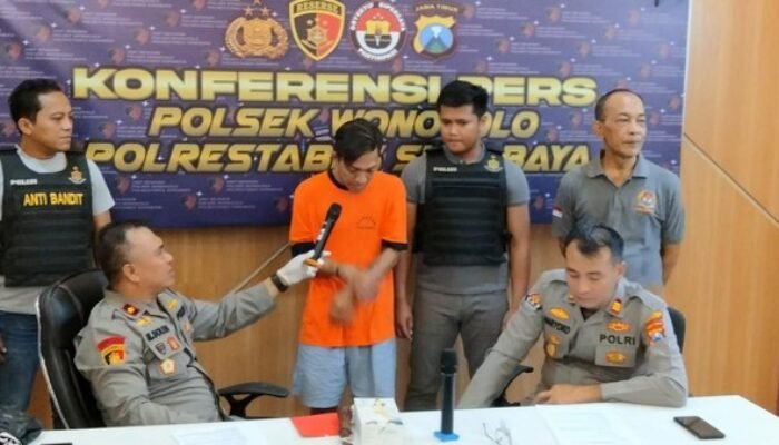 Pria di Surabaya Bacok Pemilik Salon Gegara Ditarik Biaya Semir Rambut