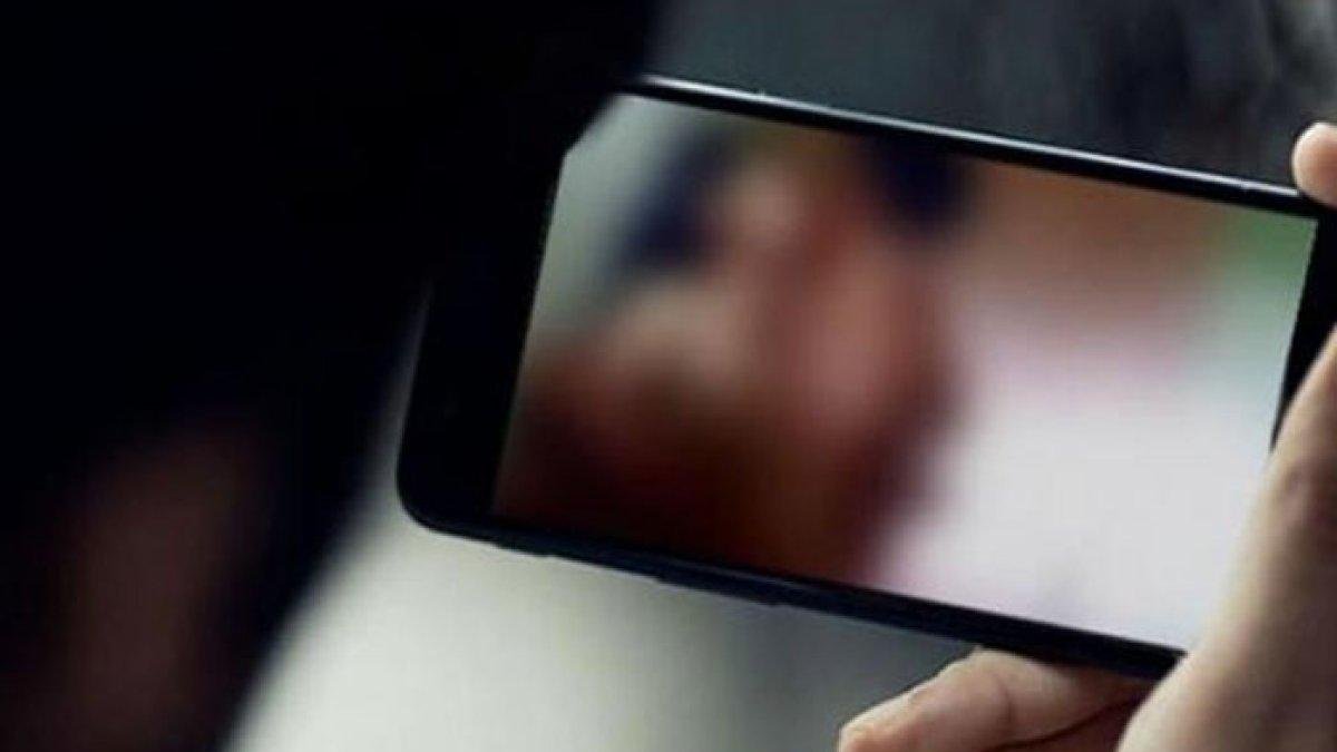 Foto wanita, Foto tak senonoh