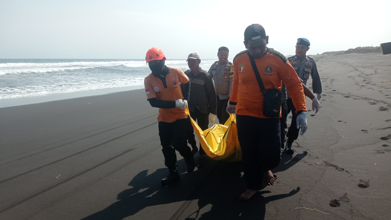 Pencari ikan tewas, Pantai Paseban Jember