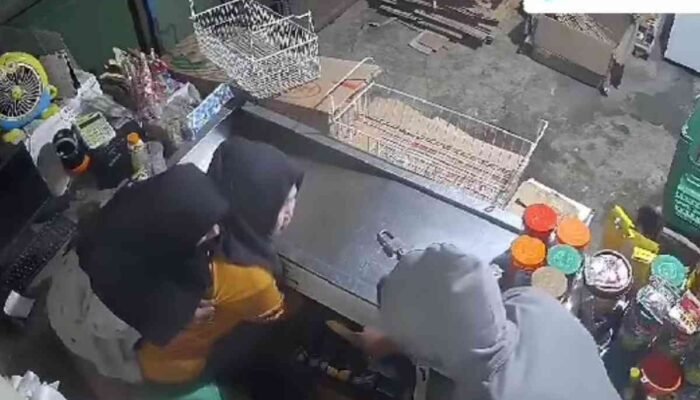 Toko di Jombang Disatroni Perampok Bersenjata Tajam 