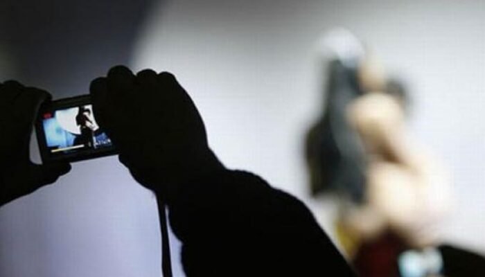 Video Sejoli Berciuman di Alun-alun Kota Malang Viral di Media Sosial