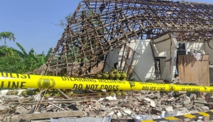 Tabung Elpiji Meledak di Krembung Sidoarjo, Rumah Hancur, 2 Orang Luka Bakar