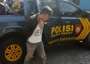Pria Mojokerto, Jambret kalung lansia