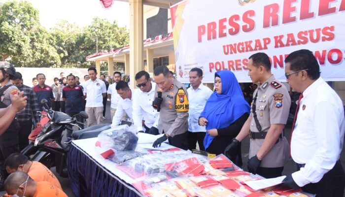 Jual Beli Online Senpi Ilegal, Pria di Bondowoso Diringkus Polisi