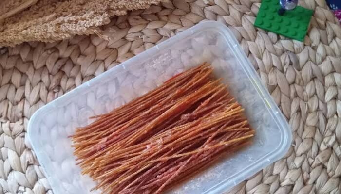 Resep Mie Lidi Merah: Kembali ke Masa Kecil dengan Camilan Legendaris