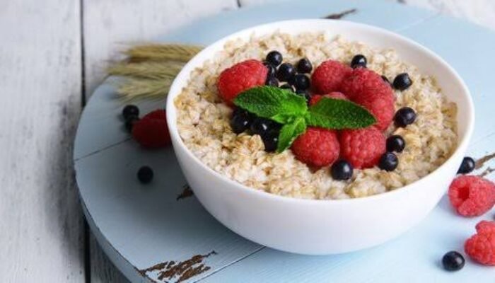 Resep Bubur Oatmeal Buah: Lezat, Mudah, dan Menyehatkan