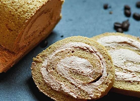 Cara Membuat Mocha Roll Cake yang Menggugah Selera