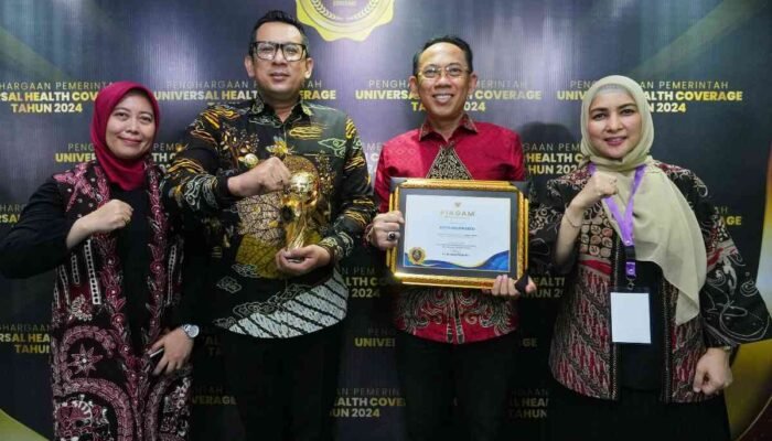 Pemkot Mojokerto Sabet Penghargaan UHC Kategori Utama dari Kemenko PMK RI