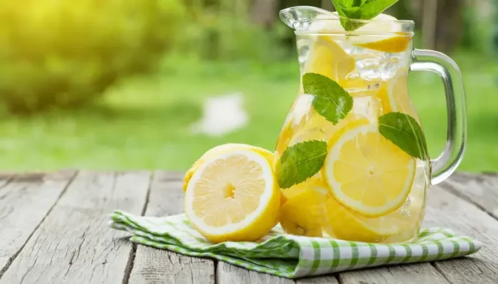 Manfaat Minum Air Lemon di Pagi Hari untuk Detoksifikasi Tubuh