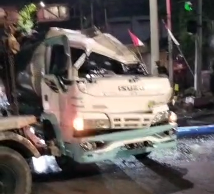 Truk tangki air, Truk terguling