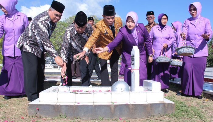 Jelang HUT Ke-65, DPD PEPABRI Malut Ziarah di TMP Banau Kota Ternate