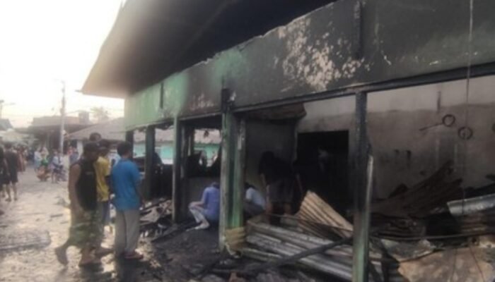 Pasar Sepanjang Sidoarjo Dilalap Api, Belasan Kios Hangus Terbakar