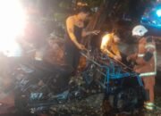 Gegara Ban Terantuk Batu, Bentor Nyemplung Sungai di Surabaya