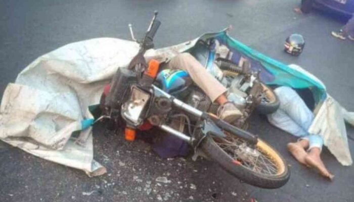 Tabrak Truk Parkir, Dua Pemotor di Jombang Tewas di Lokasi