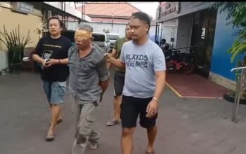 Mantan pegawai Perhutani, Curi kayu jati