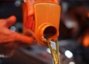Jangan Sampai Ketipu! Begini Cara Mudah Mengenali Oli Mobil Palsu