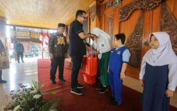 Pemkot Mojokerto, Wajib Belajar 13 tahun,