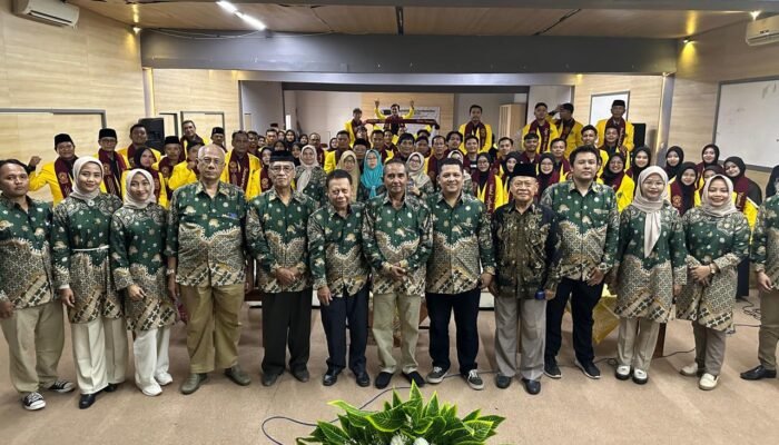 Kepala Desa dan Perangkat Desa di Jombang Ikuti Yudisium Sarjana di Fisipol Undar