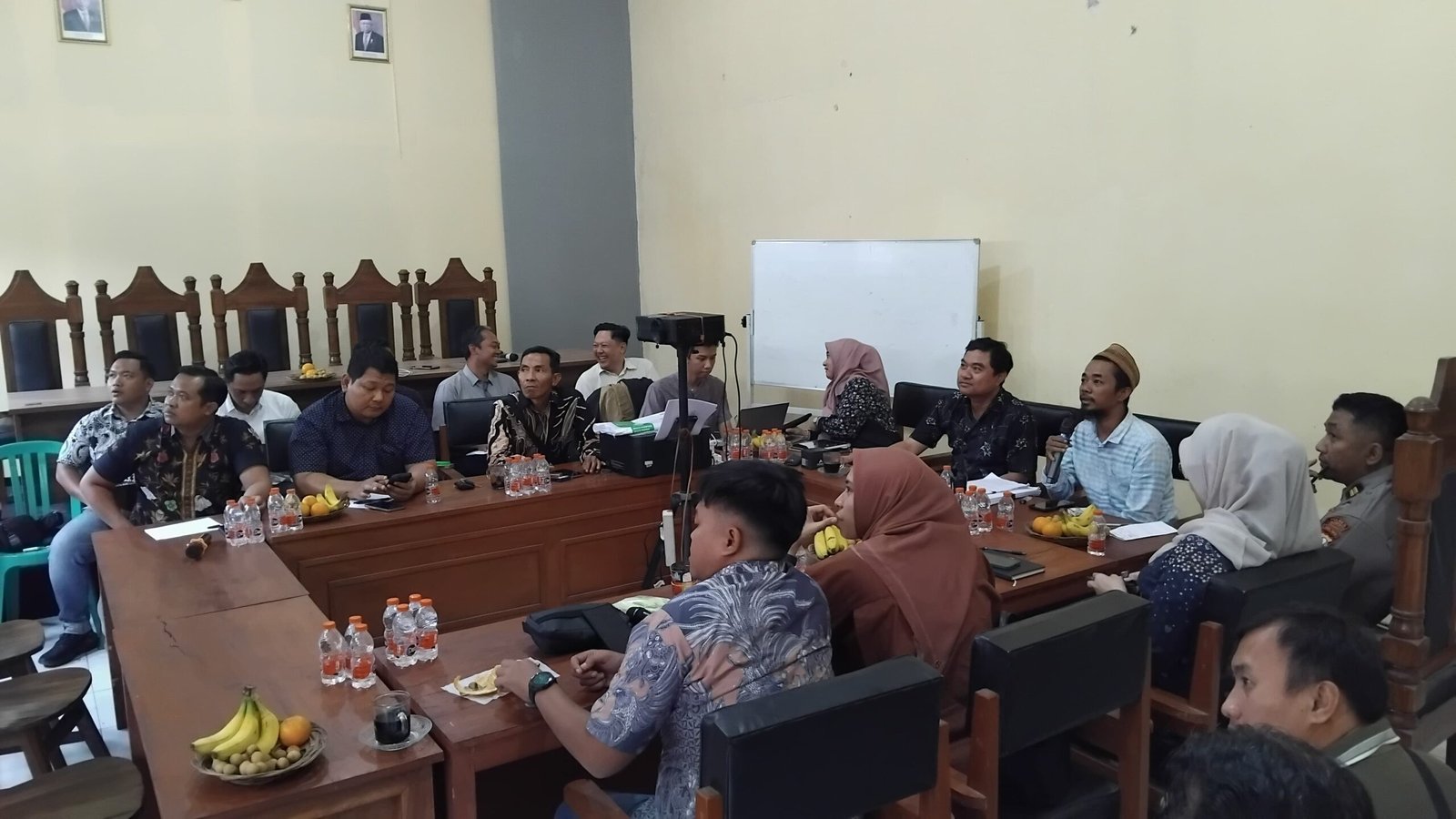 Rapat Pleno yang digelar oleh Bawaslu Kabupaten Mojokerto