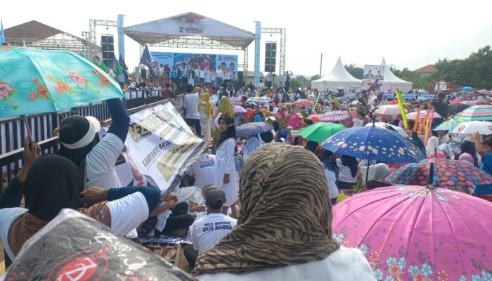 Lautan Massa Padati Kampanye Akbar Paslon 2 di Mojokerto