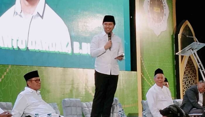 Hadiri Istigasah Bersama Ribuan Warga Kota Mojokerto, Emil Dardak: Kita Lanjutkan Hal Baik di Jawa Timur