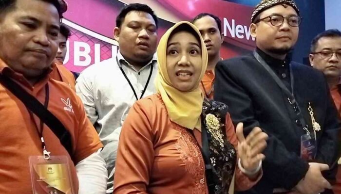 Terlindungi: Ning Ita – Cak Sandi Pilih Absen di Debat Pamungkas, Ini Alasanya