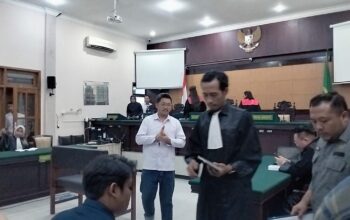 Herman Budiyono mengikuti persidangan