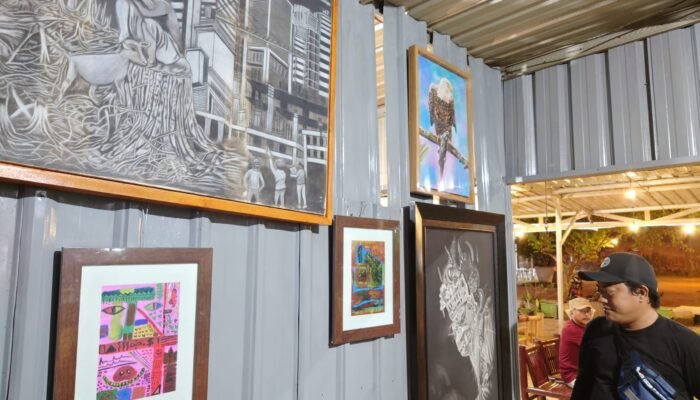 Pameran Seni Lukis di Mojokerto, Sajikan Karya Memukau dari 16 Seniman Lokal