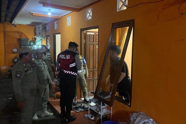 Razia Tempat Kos di Blitar, 15 Pasangan Mesum Diamankan