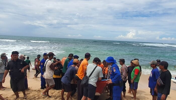 Kecelakaan Laut SMPN 7 Mojokerto di Pantai Drini: 3 Tewas, 1 Hilang, 9 Selamat