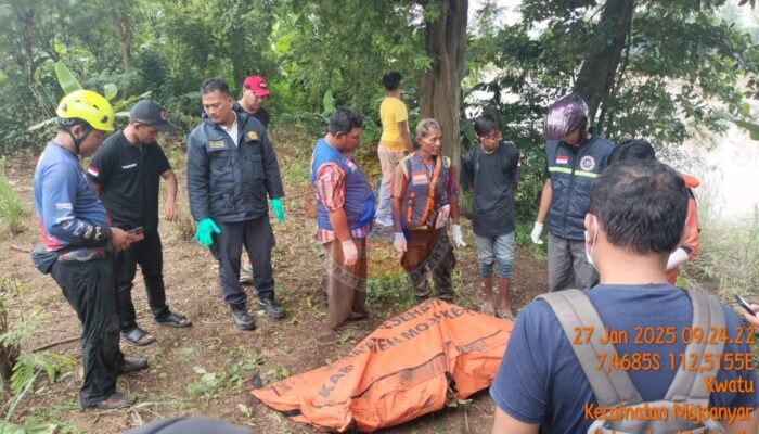 Kesaksian Relawan: Detik-Detik Evakuasi Temuan Mayat di Sungai Brantas