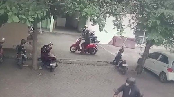 Curi motor, Puskesmas Pajarakan