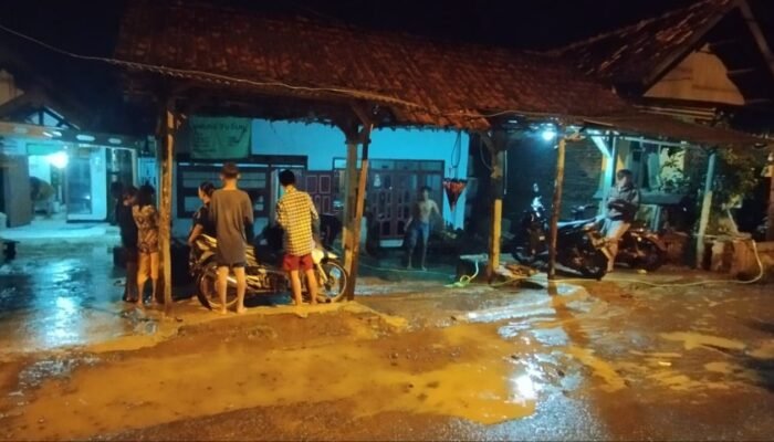 Sungai Pakis Meluap, 49 Rumah Terendam Banjir di Mojokerto