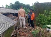 Tembok Rumah Kosong di Mojokerto Roboh, 3 Orang Luka Parah