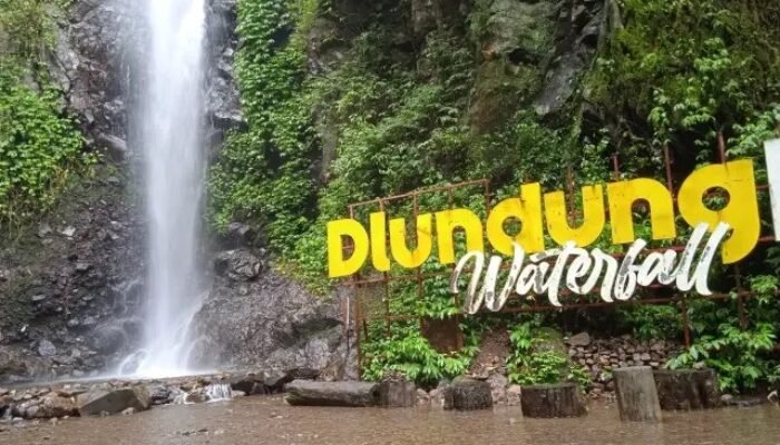 Pesona Air Terjun Dlundung, Destinasi Alam Sejuk di Mojokerto
