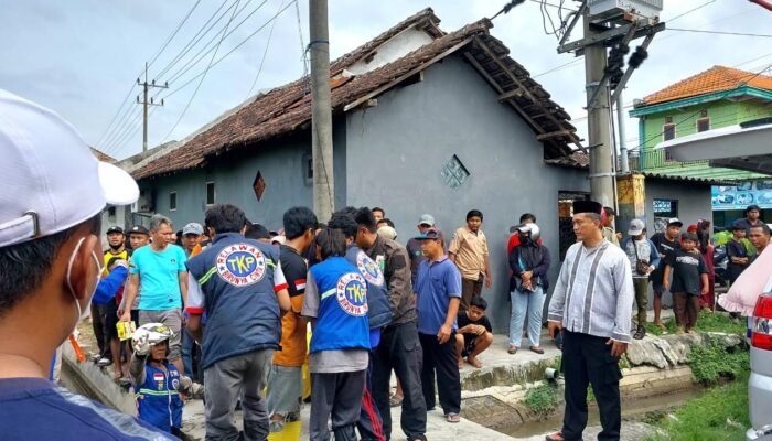 Mayat Pria Ditemukan Mengambang di Saluran Air Kedungbocok Tarik Sidoarjo