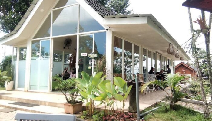 Destinasi Nongkrong Favorit di Lereng Gunung Anjasmoro Wonossalam Jombang