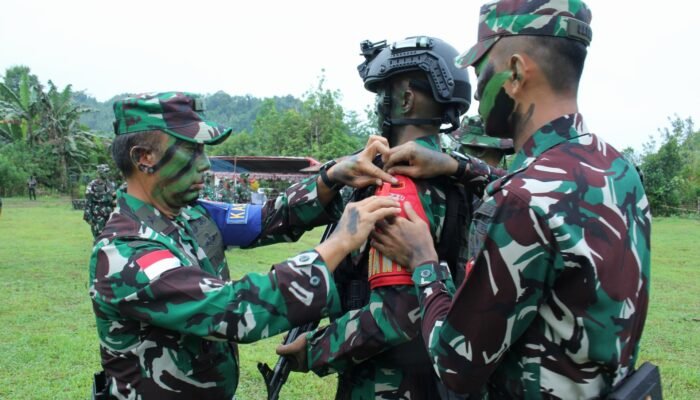 Pembukaan Latihan Proglatsiap Satgas Pamtas RI-PNG Yonif 732/Banau