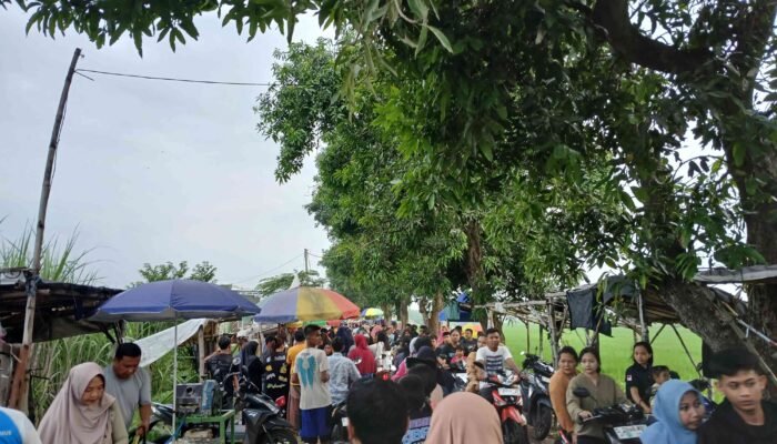 Pasar Ramadhan Sumbergayam Dibuka, Warga Antusias Berburu Kuliner Sore