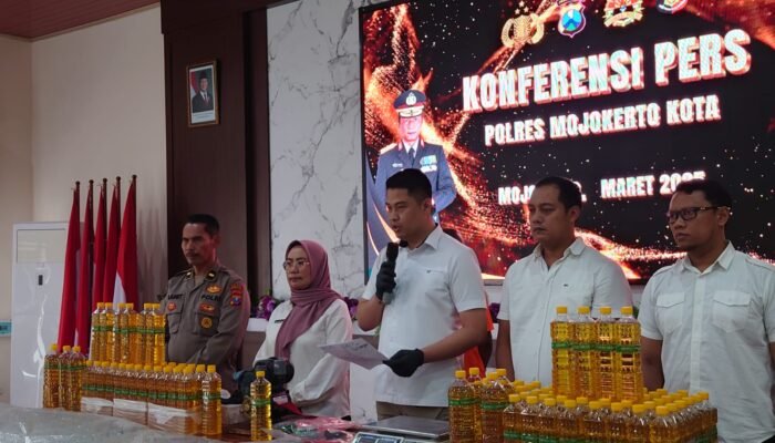 Polisi Gerebek Produksi Minyak Goreng Ilegal di Mojokerto, Omzet Capai Rp 30 Juta per Minggu