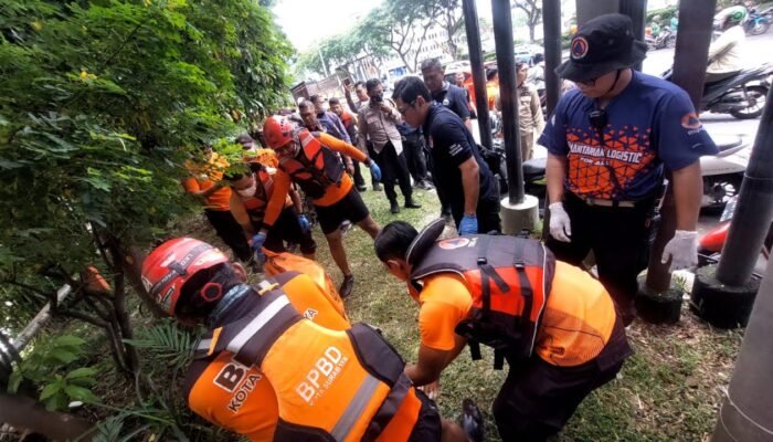 Mayat Wanita Ditemukan Mengapung di Sungai Jagir Surabaya