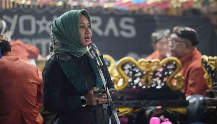 Ning Ita Hadiri Pagelaran Wayang Kulit di Klentek Hok Sian Kiong, Tegaskan Mojokerto Kota Toleran dan Harmonis